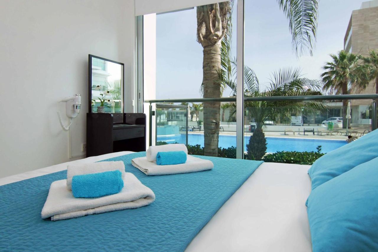 Diana - Coralli Beachfront Apartment Protarász Kültér fotó