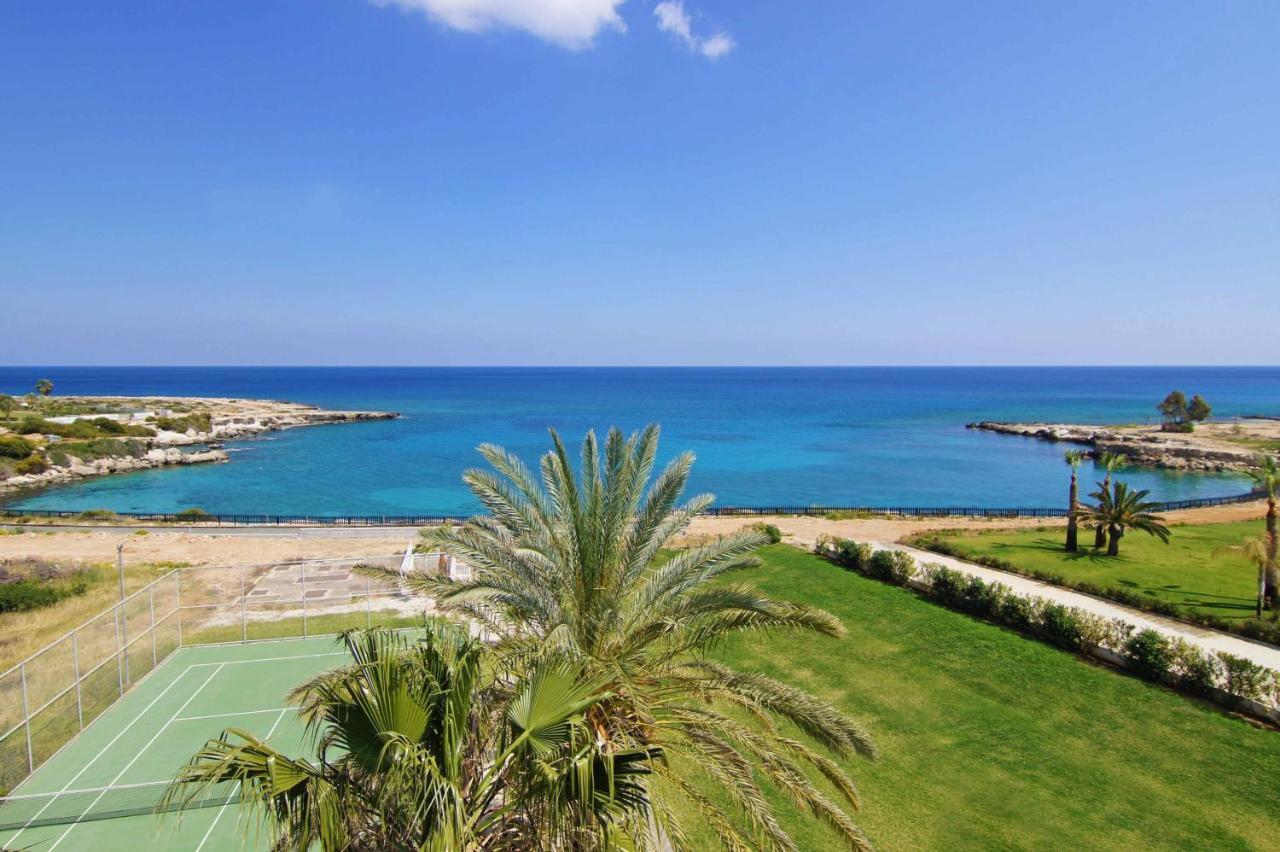 Diana - Coralli Beachfront Apartment Protarász Kültér fotó