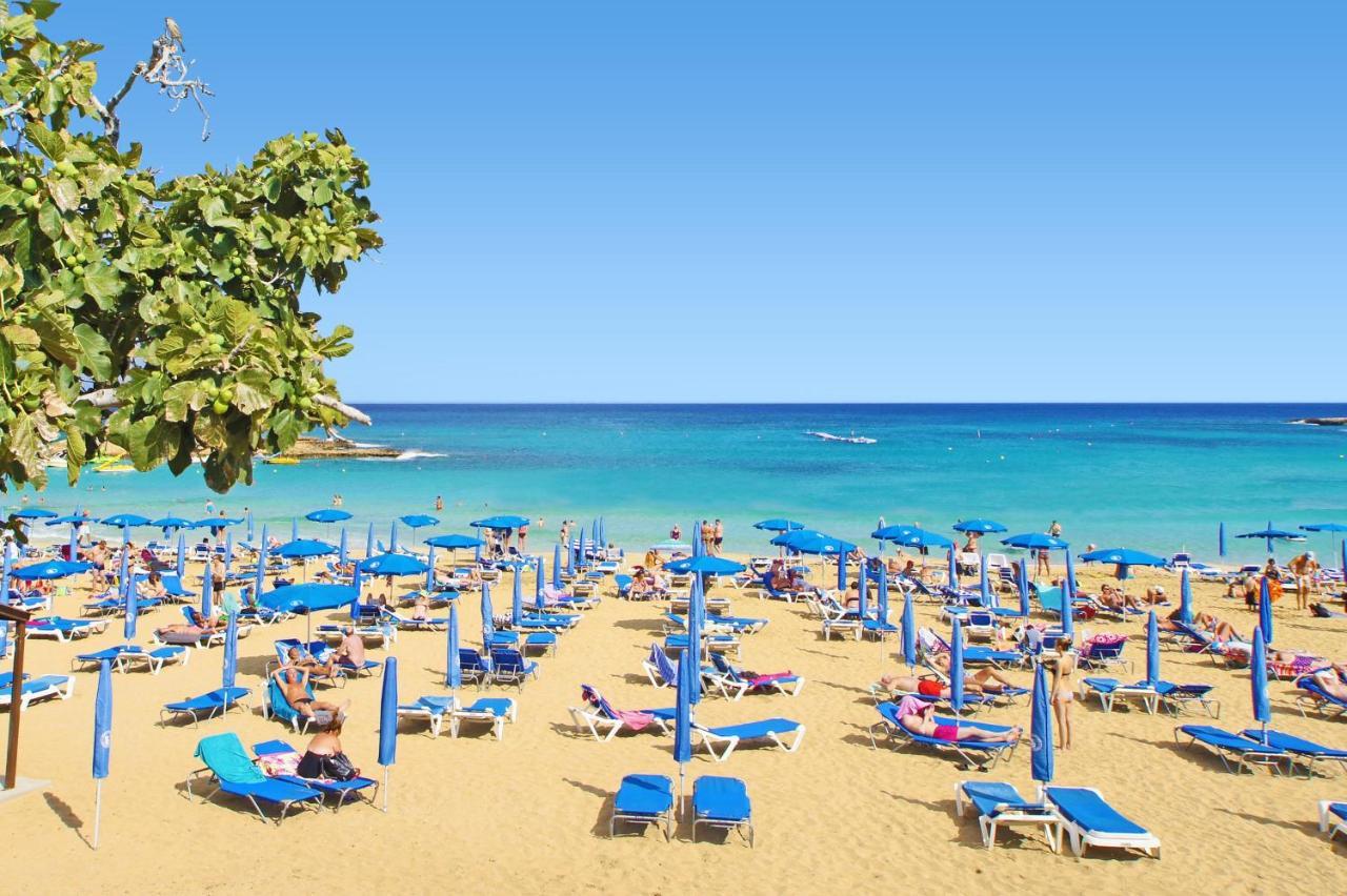 Diana - Coralli Beachfront Apartment Protarász Kültér fotó